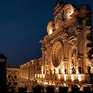 Bed & Breakfast Dei Due Portoni Storica, Lecce